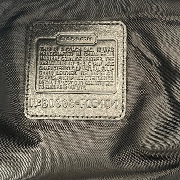 Coach Weekender - Picture 2 of 5